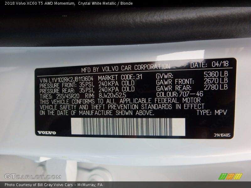 Crystal White Metallic / Blonde 2018 Volvo XC60 T5 AWD Momentum