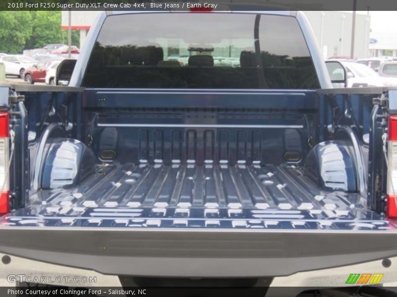 Blue Jeans / Earth Gray 2018 Ford F250 Super Duty XLT Crew Cab 4x4