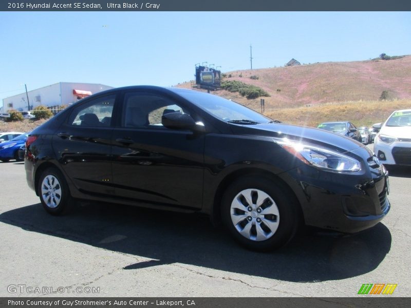 Ultra Black / Gray 2016 Hyundai Accent SE Sedan