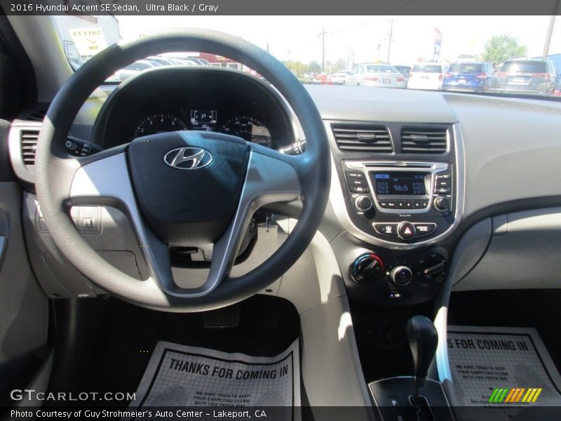 Ultra Black / Gray 2016 Hyundai Accent SE Sedan