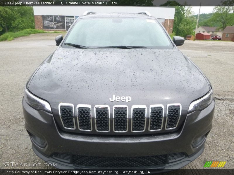 Granite Crystal Metallic / Black 2019 Jeep Cherokee Latitude Plus
