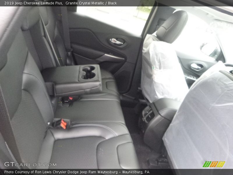 Granite Crystal Metallic / Black 2019 Jeep Cherokee Latitude Plus