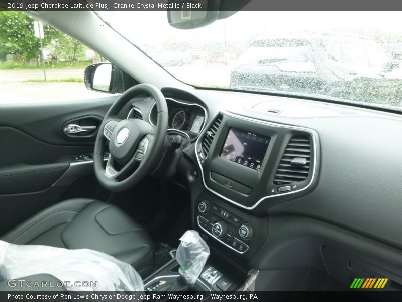 Granite Crystal Metallic / Black 2019 Jeep Cherokee Latitude Plus
