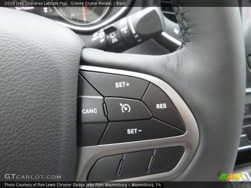 Granite Crystal Metallic / Black 2019 Jeep Cherokee Latitude Plus