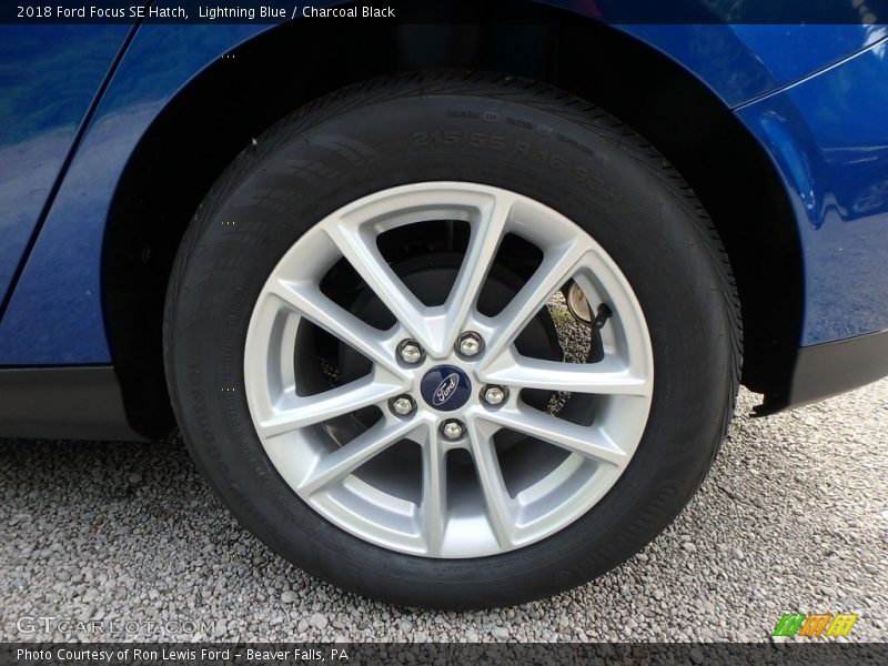 Lightning Blue / Charcoal Black 2018 Ford Focus SE Hatch