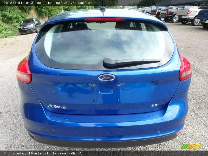 Lightning Blue / Charcoal Black 2018 Ford Focus SE Hatch