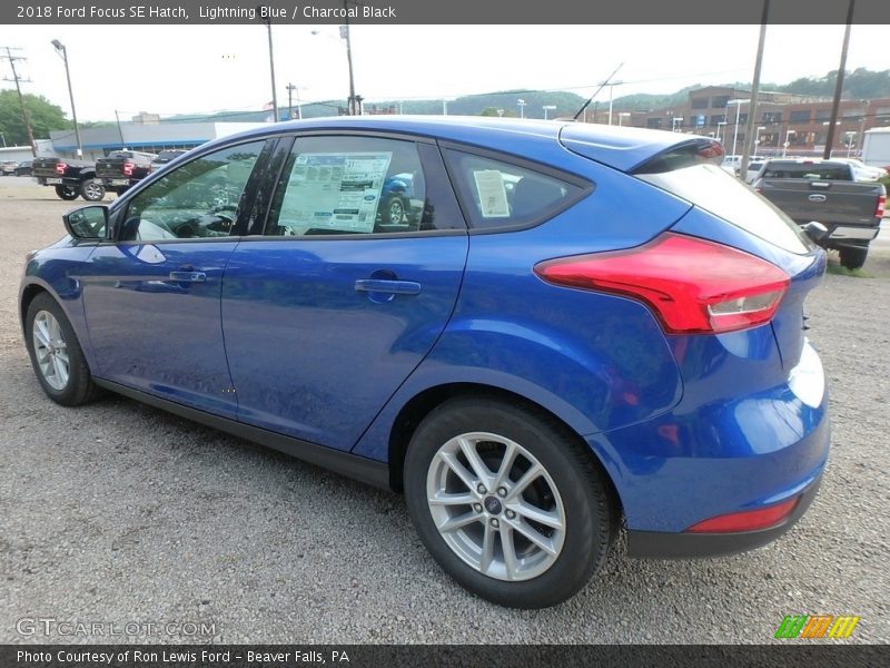 Lightning Blue / Charcoal Black 2018 Ford Focus SE Hatch