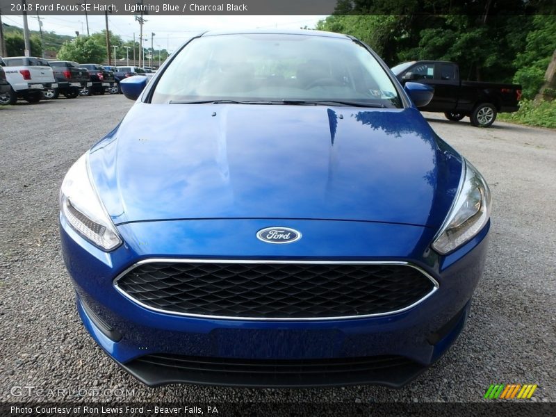 Lightning Blue / Charcoal Black 2018 Ford Focus SE Hatch