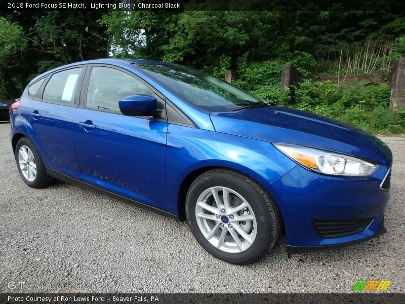 Lightning Blue / Charcoal Black 2018 Ford Focus SE Hatch