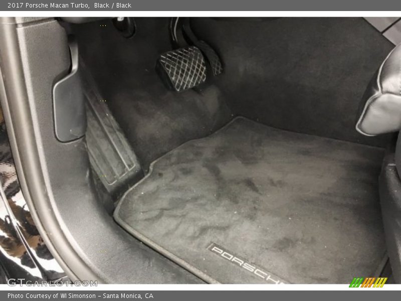 Black / Black 2017 Porsche Macan Turbo