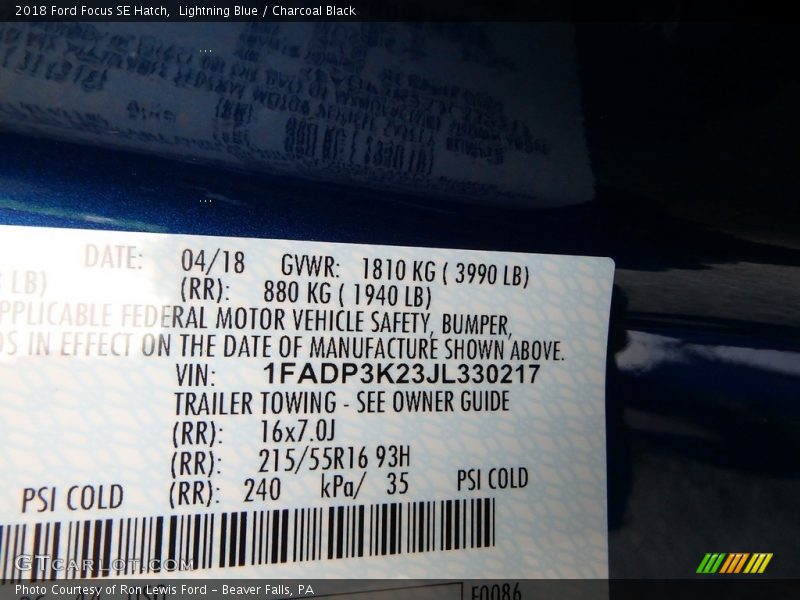 Lightning Blue / Charcoal Black 2018 Ford Focus SE Hatch