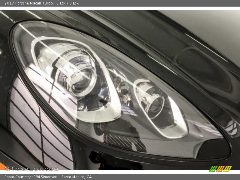 Black / Black 2017 Porsche Macan Turbo