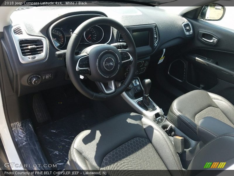 White / Black 2018 Jeep Compass Latitude 4x4