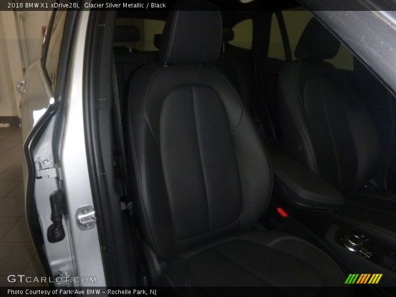 Glacier Silver Metallic / Black 2018 BMW X1 xDrive28i