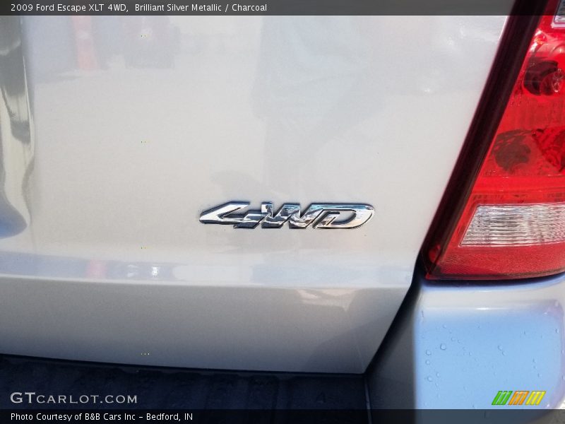 Brilliant Silver Metallic / Charcoal 2009 Ford Escape XLT 4WD