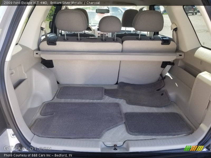 Brilliant Silver Metallic / Charcoal 2009 Ford Escape XLT 4WD