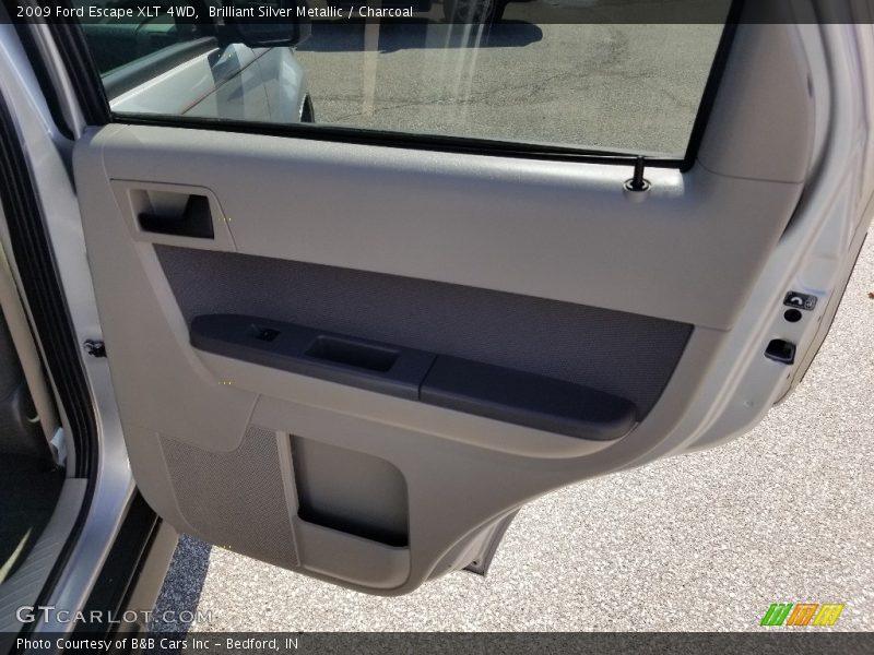 Brilliant Silver Metallic / Charcoal 2009 Ford Escape XLT 4WD