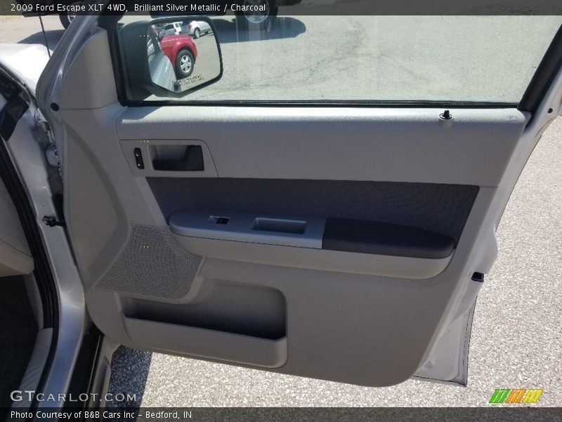 Brilliant Silver Metallic / Charcoal 2009 Ford Escape XLT 4WD