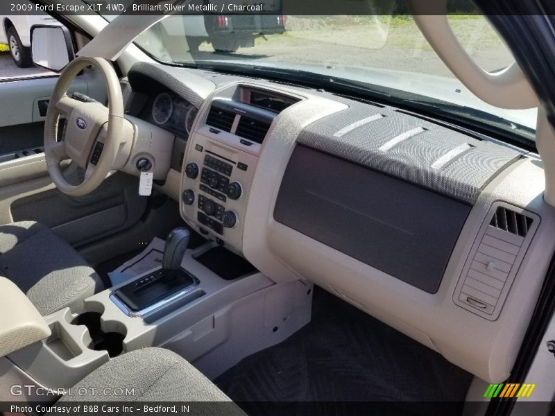 Brilliant Silver Metallic / Charcoal 2009 Ford Escape XLT 4WD