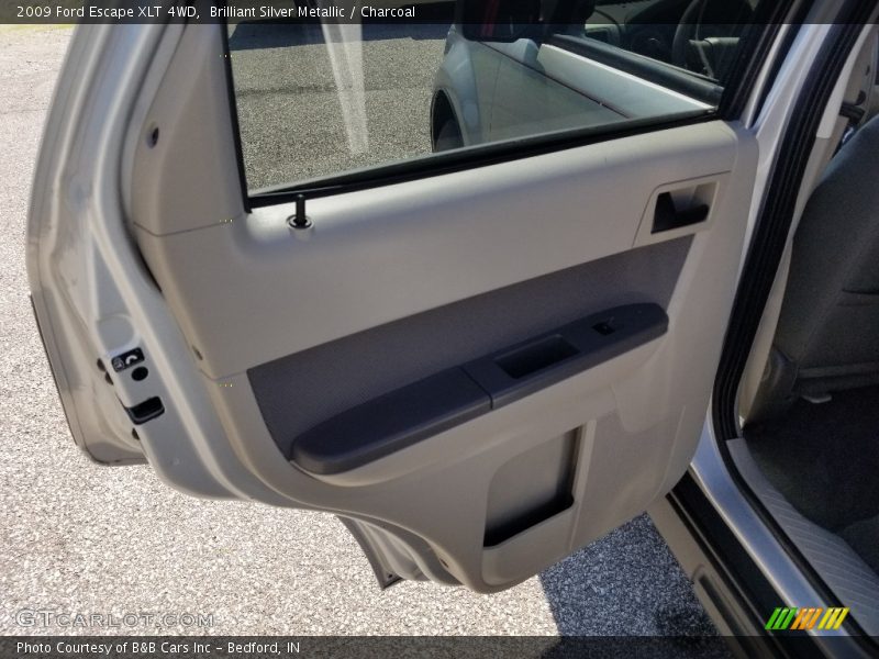 Brilliant Silver Metallic / Charcoal 2009 Ford Escape XLT 4WD