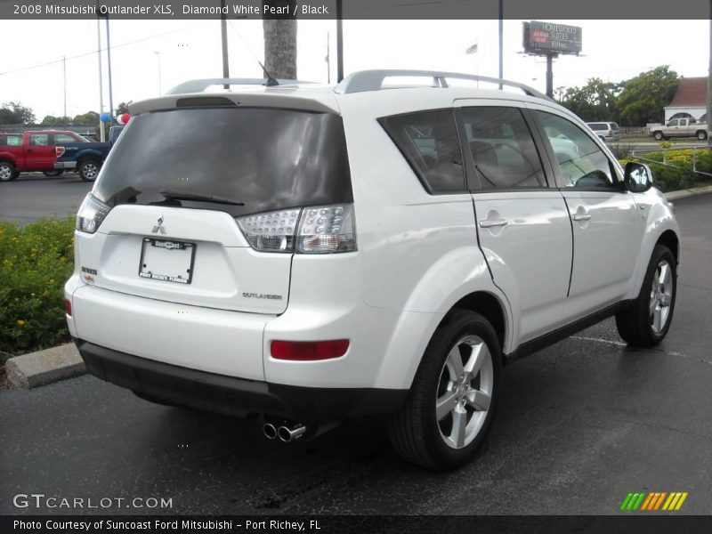 Diamond White Pearl / Black 2008 Mitsubishi Outlander XLS