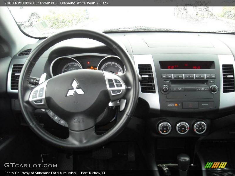 Diamond White Pearl / Black 2008 Mitsubishi Outlander XLS