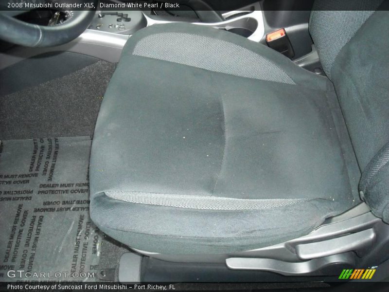 Diamond White Pearl / Black 2008 Mitsubishi Outlander XLS