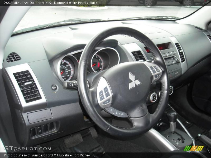 Diamond White Pearl / Black 2008 Mitsubishi Outlander XLS