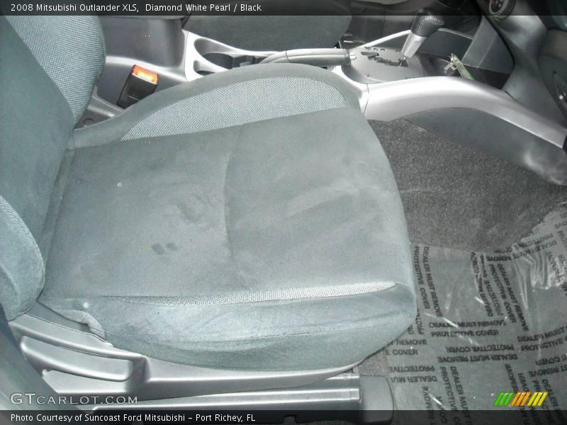 Diamond White Pearl / Black 2008 Mitsubishi Outlander XLS