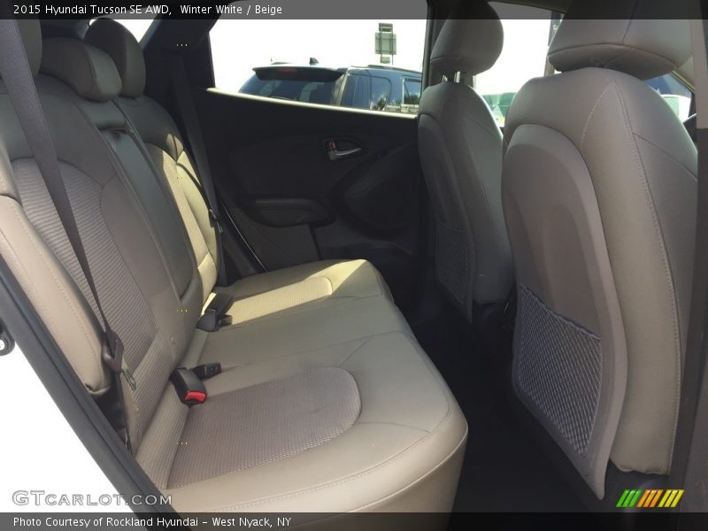 Winter White / Beige 2015 Hyundai Tucson SE AWD