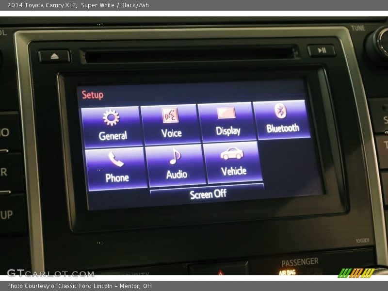 Super White / Black/Ash 2014 Toyota Camry XLE