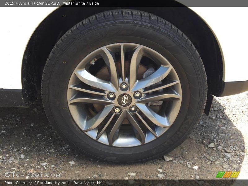 Winter White / Beige 2015 Hyundai Tucson SE AWD