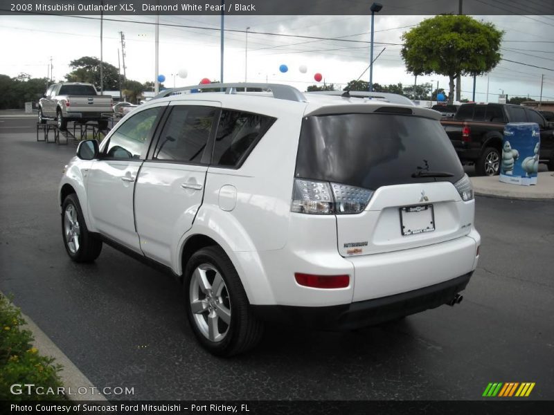 Diamond White Pearl / Black 2008 Mitsubishi Outlander XLS