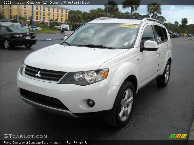 Diamond White Pearl / Black 2008 Mitsubishi Outlander XLS
