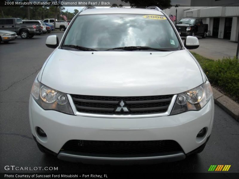 Diamond White Pearl / Black 2008 Mitsubishi Outlander XLS