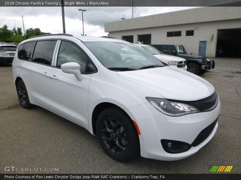 Bright White / Black/Alloy 2018 Chrysler Pacifica Touring L