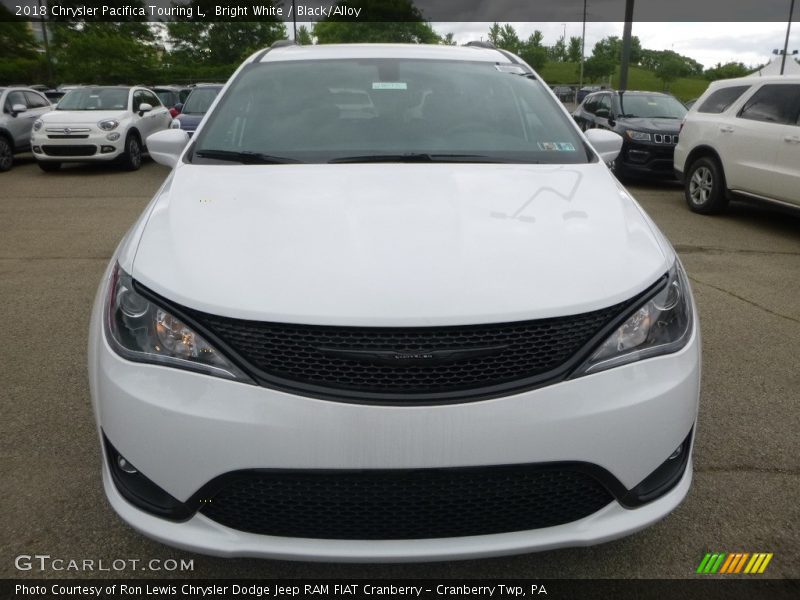 Bright White / Black/Alloy 2018 Chrysler Pacifica Touring L