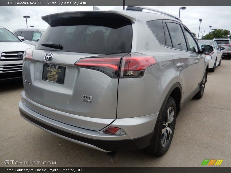 Silver Sky Metallic / Ash 2018 Toyota RAV4 XLE