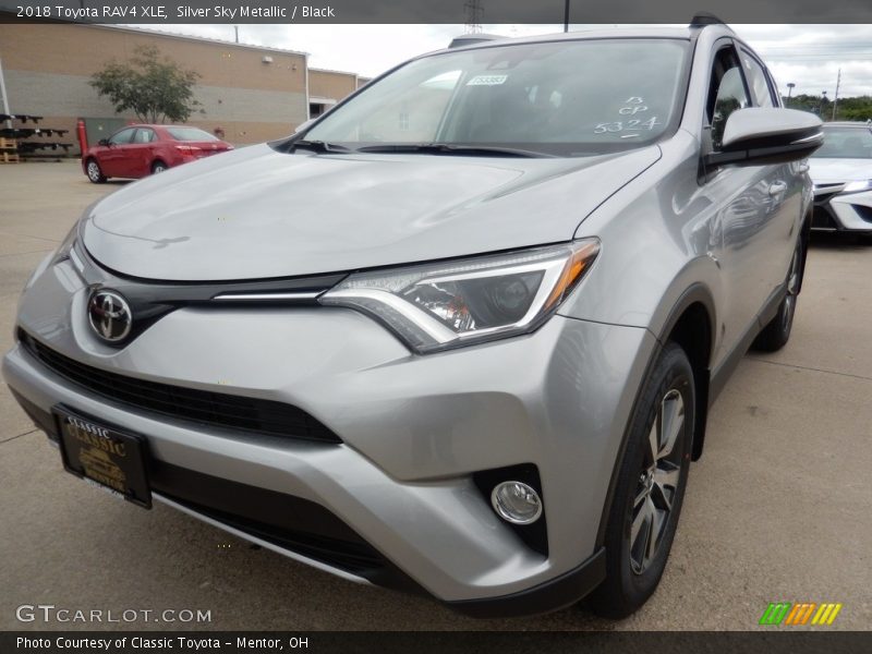 Silver Sky Metallic / Black 2018 Toyota RAV4 XLE