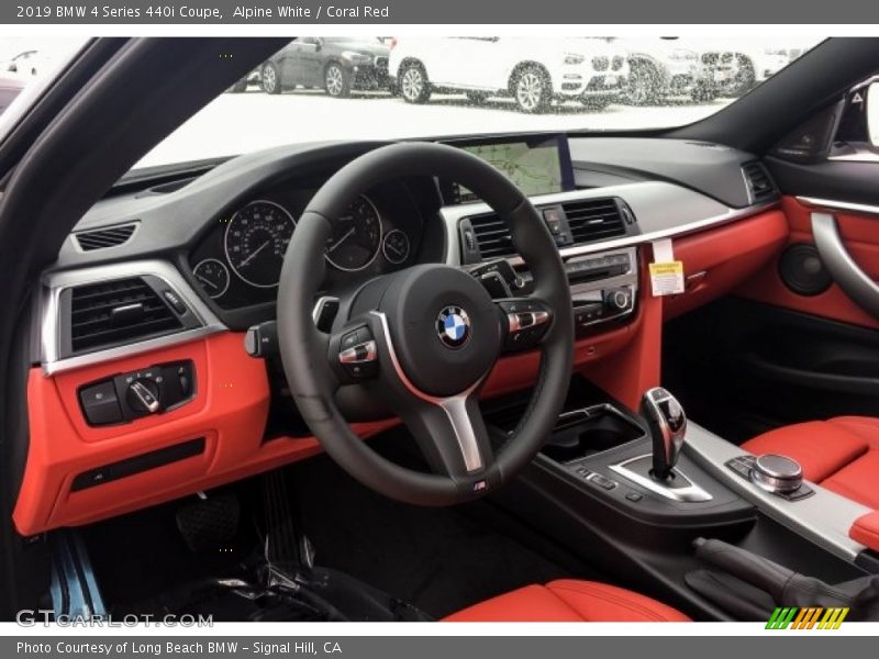 Dashboard of 2019 4 Series 440i Coupe