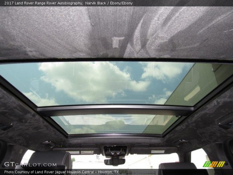Sunroof of 2017 Range Rover Autobiography