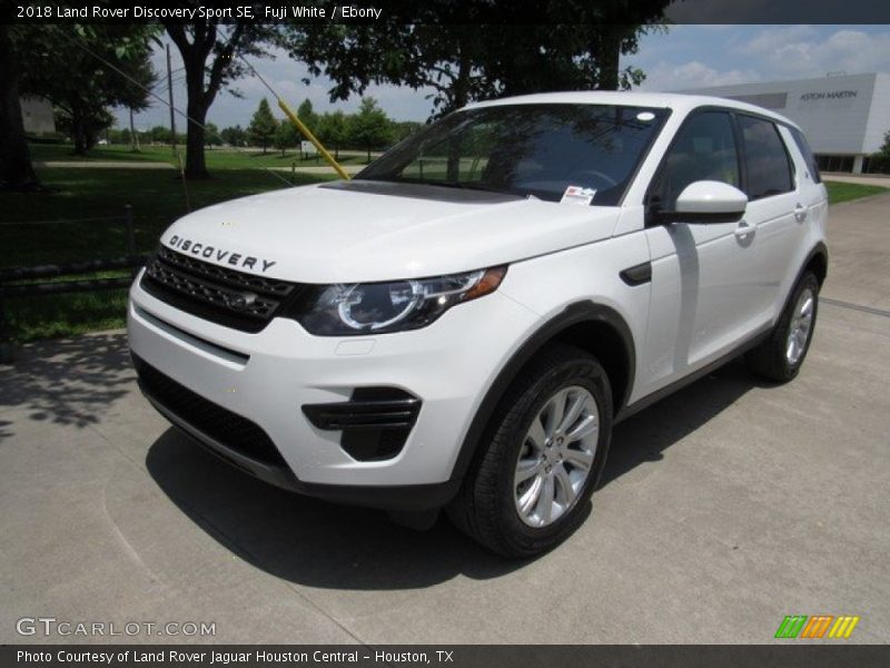 Fuji White / Ebony 2018 Land Rover Discovery Sport SE