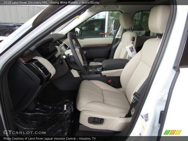 Yulong White Metallic / Acorn/Ebony 2018 Land Rover Discovery HSE