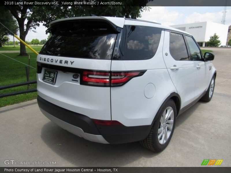 Yulong White Metallic / Acorn/Ebony 2018 Land Rover Discovery HSE