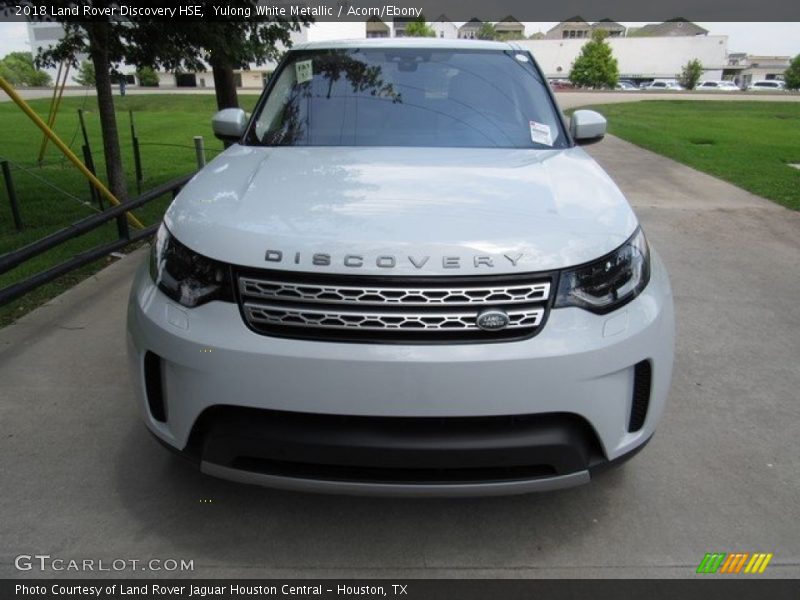 Yulong White Metallic / Acorn/Ebony 2018 Land Rover Discovery HSE