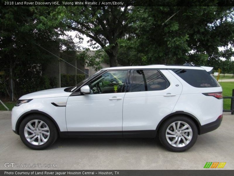Yulong White Metallic / Acorn/Ebony 2018 Land Rover Discovery HSE