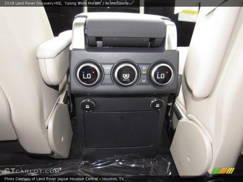 Yulong White Metallic / Acorn/Ebony 2018 Land Rover Discovery HSE