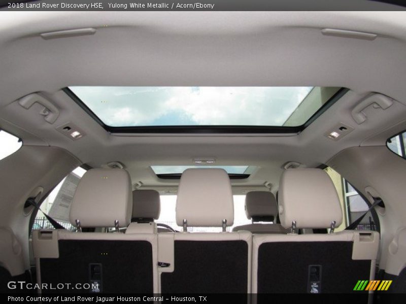 Yulong White Metallic / Acorn/Ebony 2018 Land Rover Discovery HSE