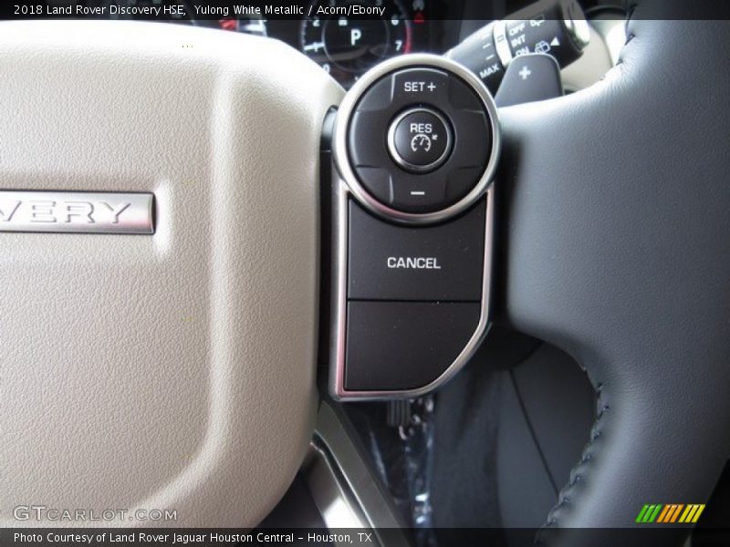 Yulong White Metallic / Acorn/Ebony 2018 Land Rover Discovery HSE
