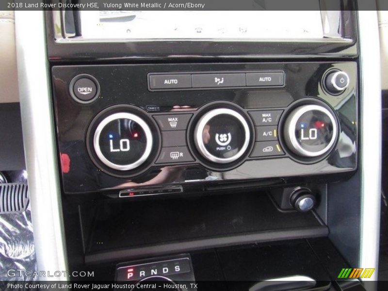 Yulong White Metallic / Acorn/Ebony 2018 Land Rover Discovery HSE